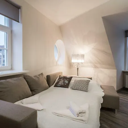 Old Dome Square Apartment *