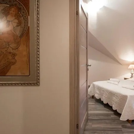 Old Dome Square Апартаменты *